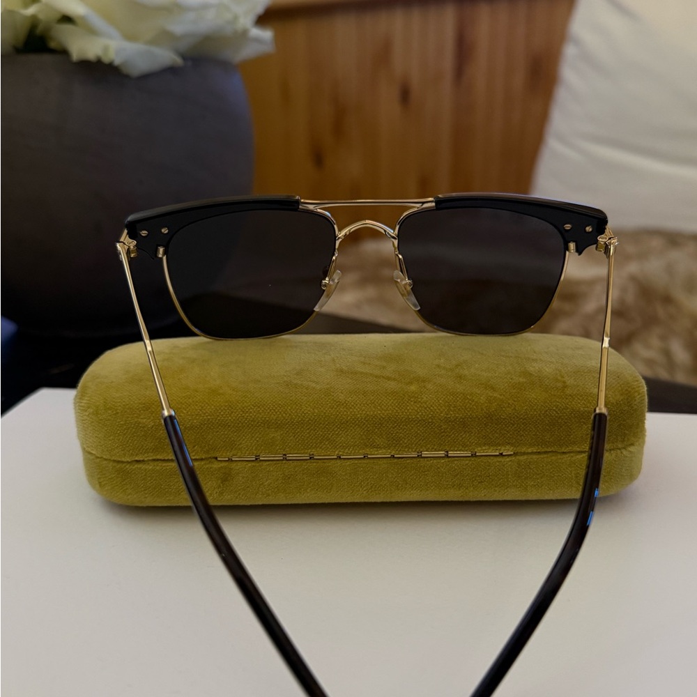 Gucci Black and Gold Square Sunglasses - Picture 4 of 4